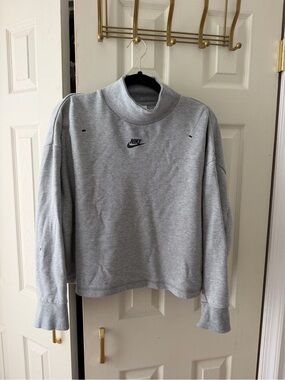 Nike Light Gray Crewneck Sweatshirt with Center Logo